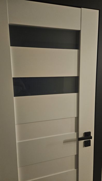 Na sprzedaż lewe drzwi 60, łazienkowe