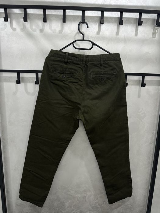 Оливкові брюки Zara