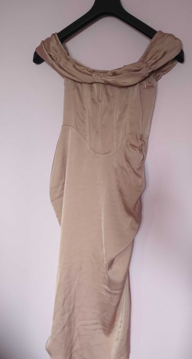 Długa sukienka balowa