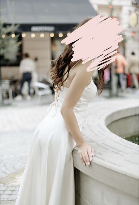 Сукня весільна мінімалістична