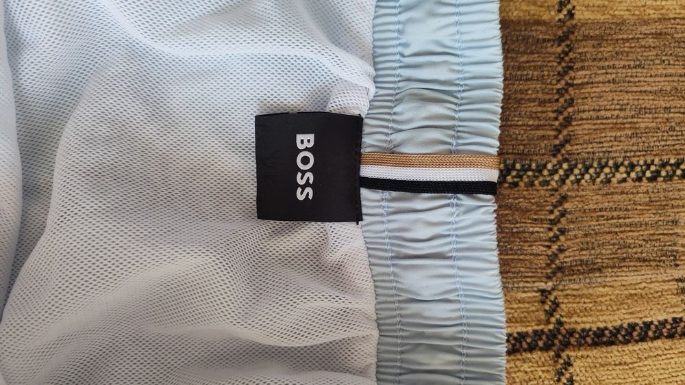 Spodenki kąpielowe Boss nowe