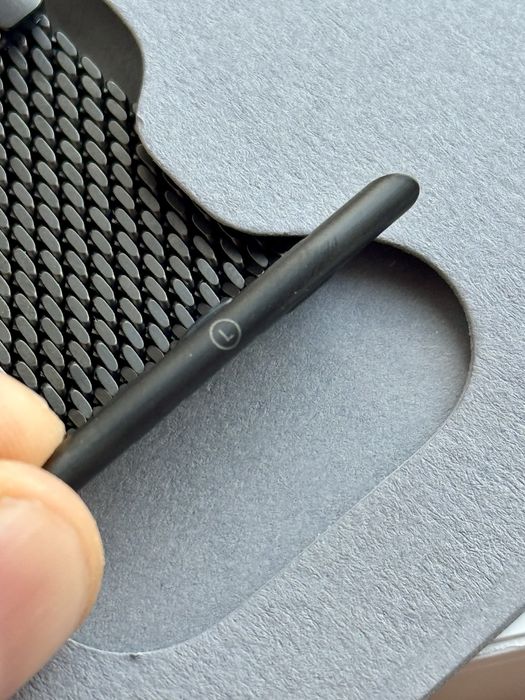 Титановий ремінець Apple Milanese Loop Black Titanium - Size L