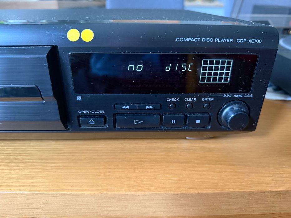 Odtwarzacz Sony QS cdp XE-700