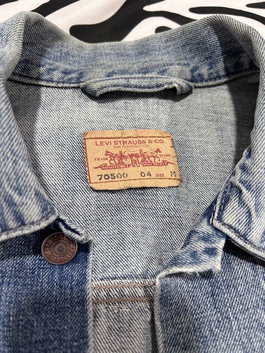 Casaco da Levis costumizado