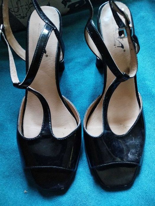 Босоножки женские