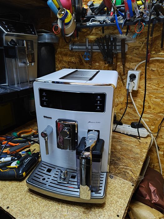 Кофемашинa, кавомашина Saeco Xelsis  Есть коробка