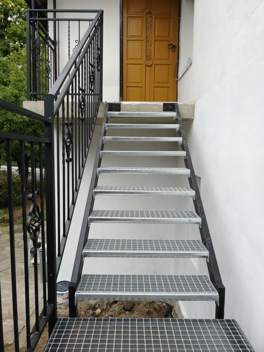 schody metalowe zewnętrzne