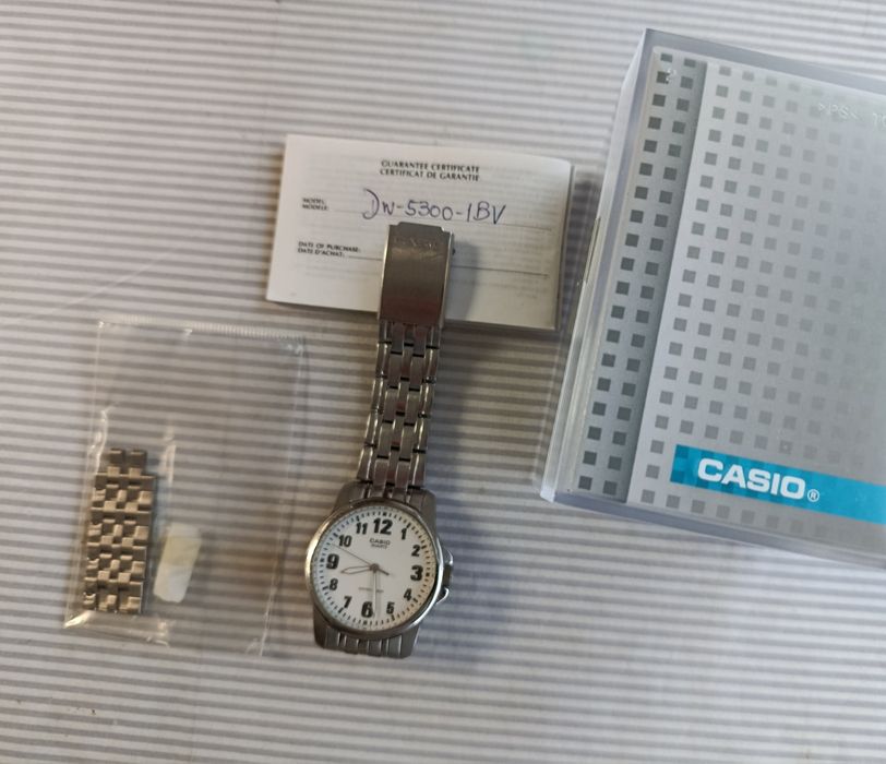 Relógio  CASIO , modelo: DW-5300-1BV ( excelente )