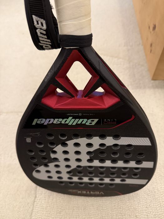 Bullpadel Vertex 04 Comfort