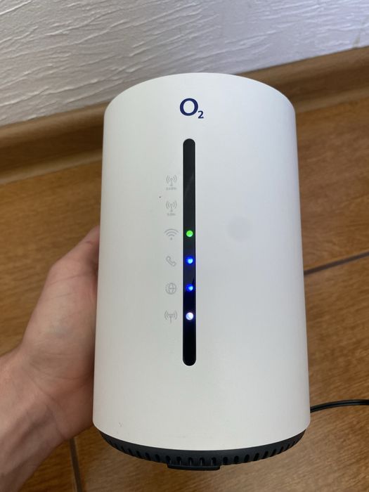 Роутер під Сім карту та кабель O2 homepost LTE