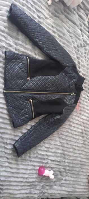 Жіноча куртка демісізонка