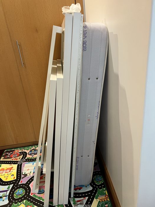 Cama de bebé + extras