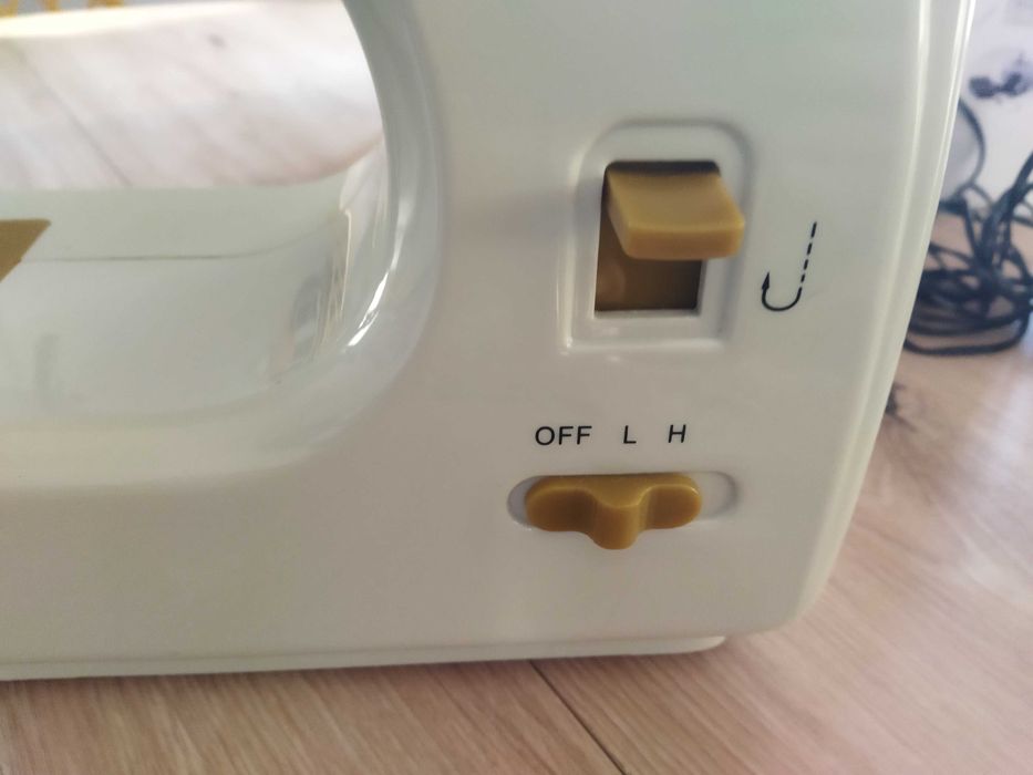 Máquina de Costura Portátil Prixton P120