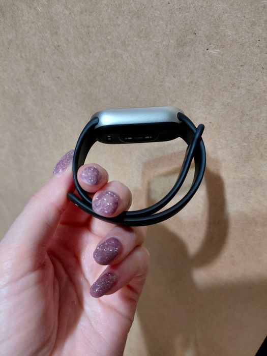 Продам Mi band 9 silver
