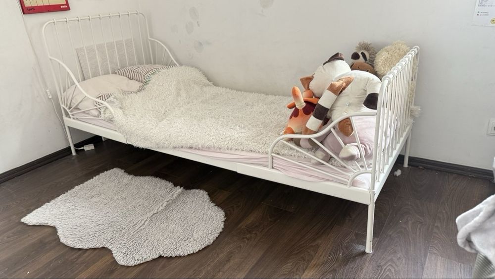 Біле Металеве Ліжко IKEA