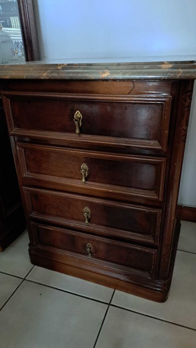 Cómoda com mármore