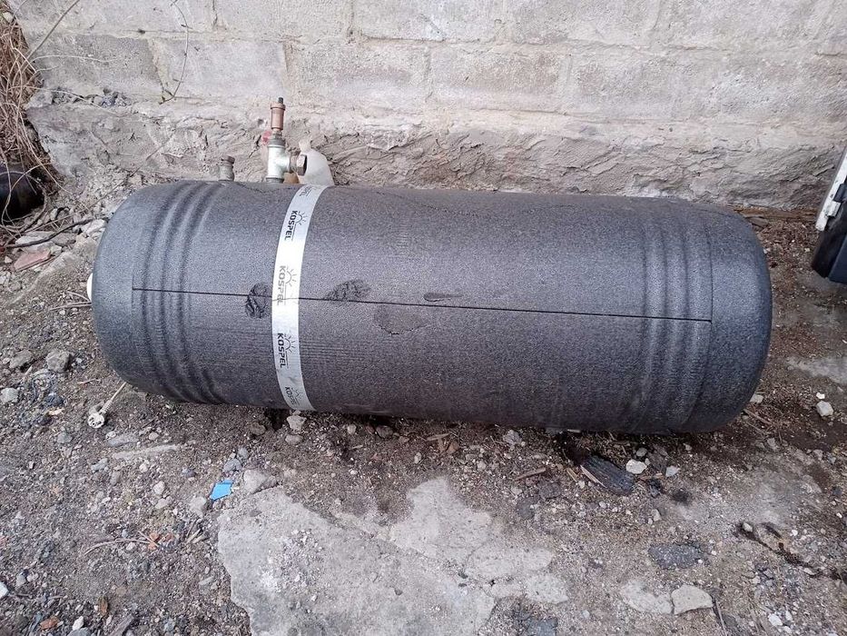 Bojler z wymiennikiem marki "Konspel", dwupłaszczowy, emaliowany