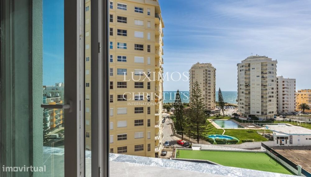 Modern 2-Bedroom Apartment for Sale in Armação de Pêra, Algarve