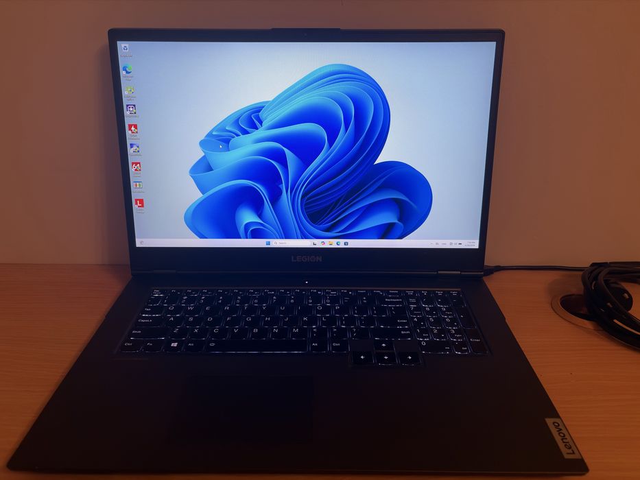 Ноутбук Lenovo Legion 5 17IMH05H