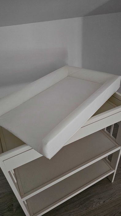 Trocador branco c/muda-fraldas