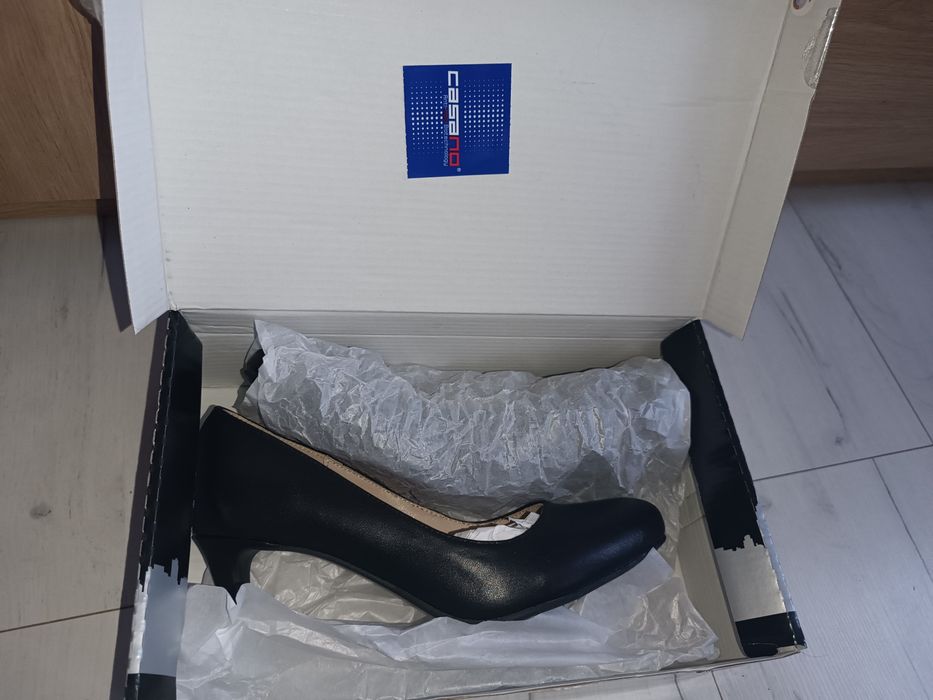 Czółenka/szpilki czarne rozmiar 38