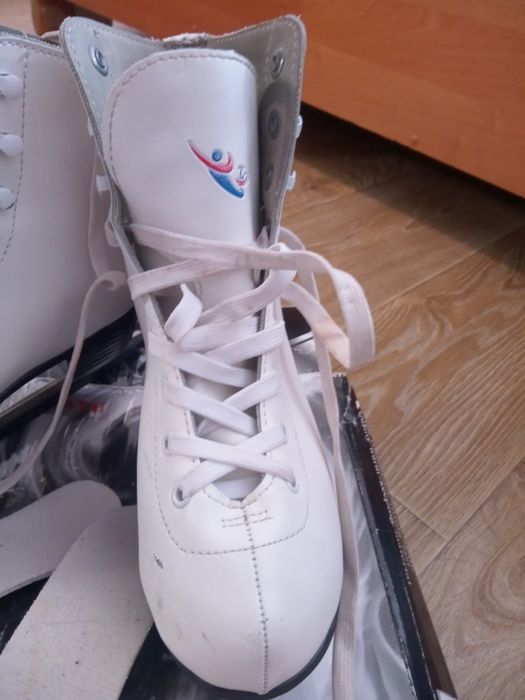 Коньки фігурні 36р