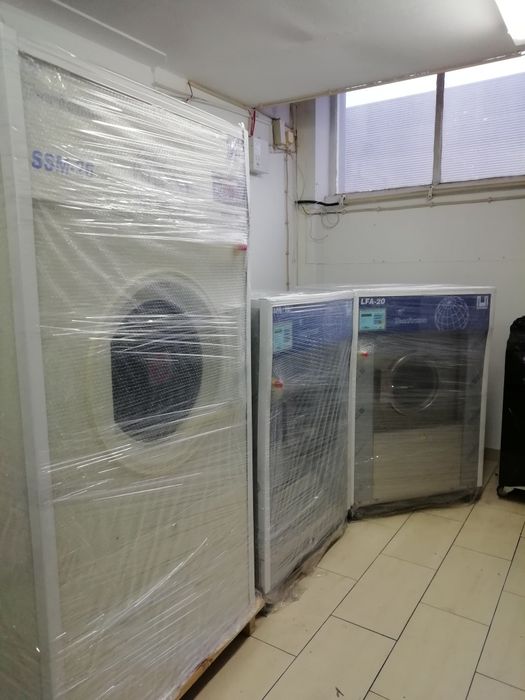 Máquina de lavar roupa industrial