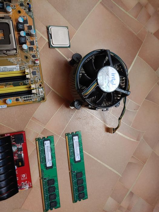 Продам материнскую плату Asus P5K SE/EPU,и др.комплектующие.