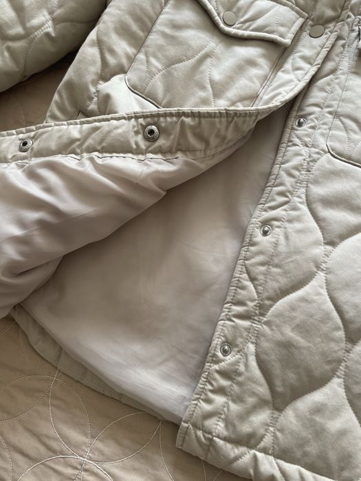 Куртка жіноча .