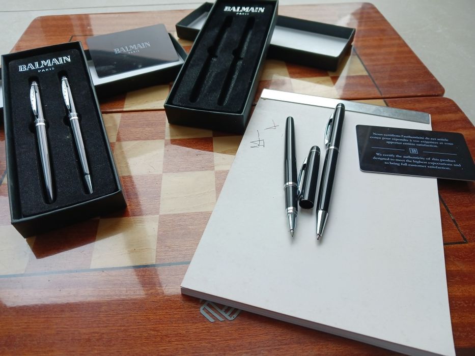 4 Canetas Balmain Paris (2 caixas com 2 canetas cada)