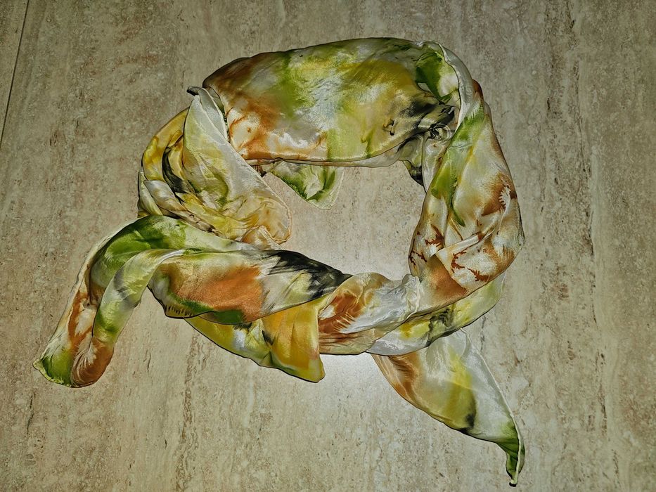 Wiosenna jedwabna apaszka chusta