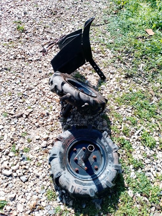 Moto enxada com pouco uso.