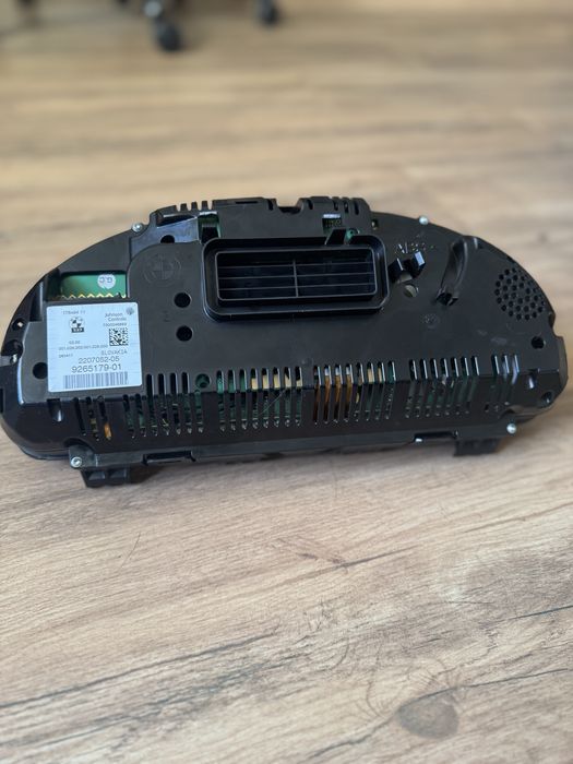 Панель приладів (приборка) BMW