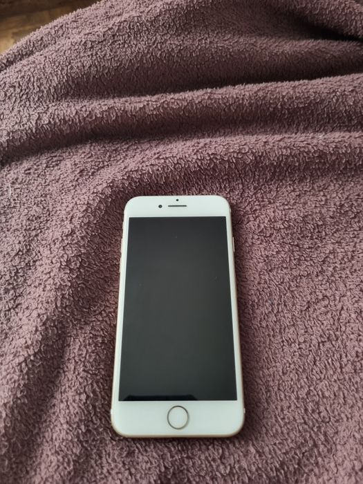 Продам Iphone 7 б/у