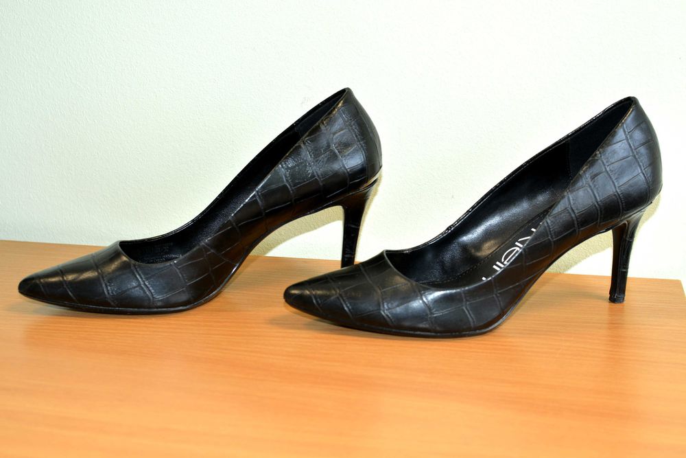 Buty damskie szpilki czółenka Calvin Klein czarne rozmiar 39