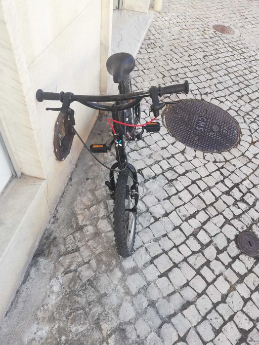 vendo bicicleta para criança roda 16 em bom estado