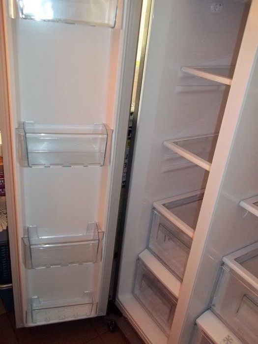 Lodówko-zamrażarka dwudrzwiowa prawie nowa Daewoo frn-x22B3S