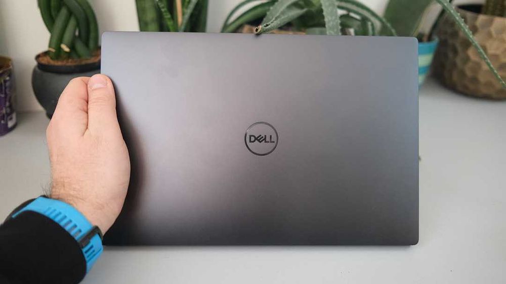 Dell XPS 9320 i5 -1240P 16  512 SSd Intel Iria Xe 13.4 4k Oled Тачовий