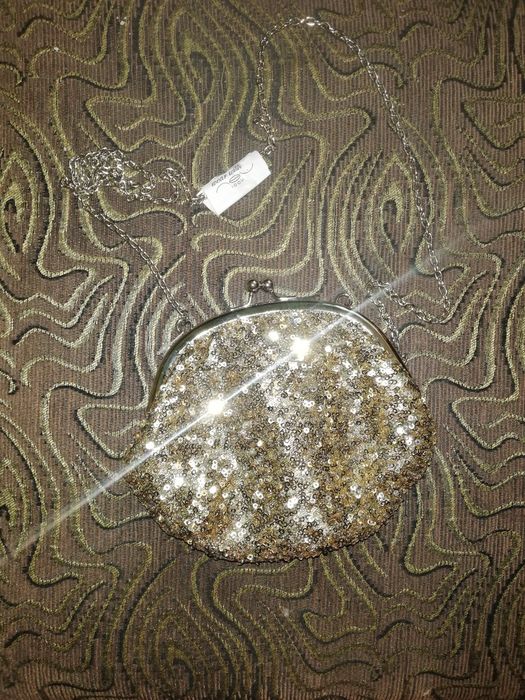 Вечерний золотистый клатч
