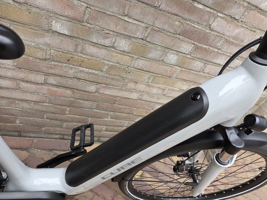 Rower Elektryczny Cube Supreme Bosch
