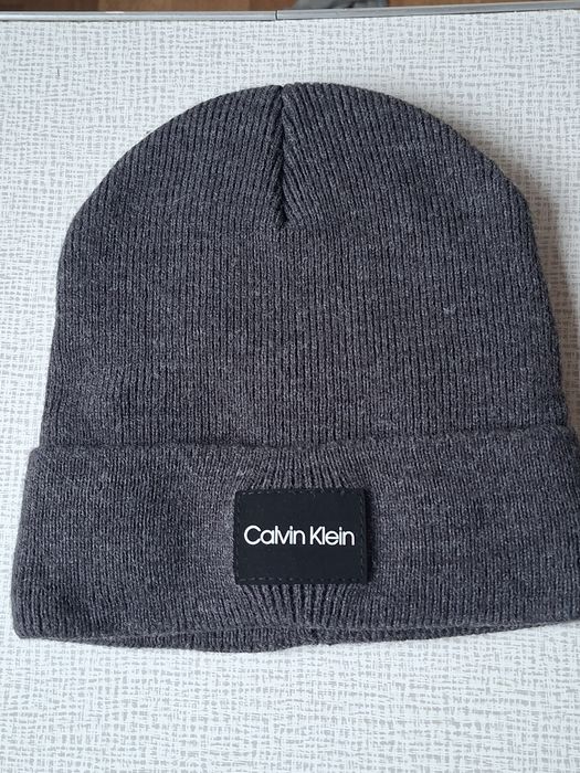 Шапка  Kalvin Klein. Женская.