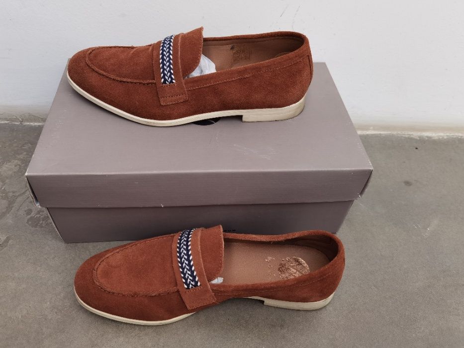 Sapatos de camurça. Hudson by London