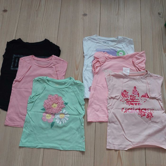 Paka ubranek letnich dla dziewczynki w rozmiarze 104