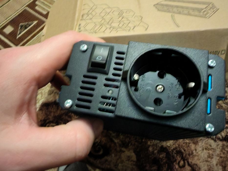 Інвертор 12-220 max потужність 1600 wat