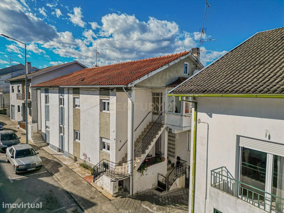 Espetacular Moradia T9 em Bragança com Vista para a Montanha