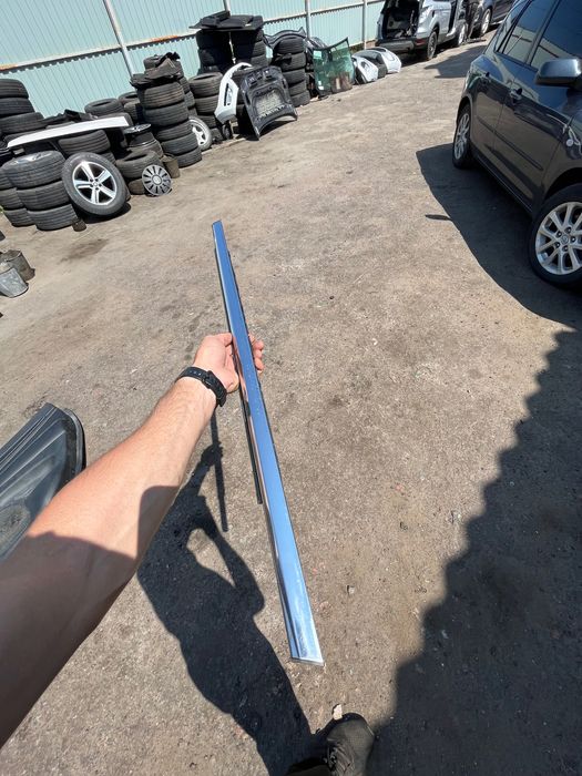 Grand Cherokee wk2 молдінг двері задньої правої наружний