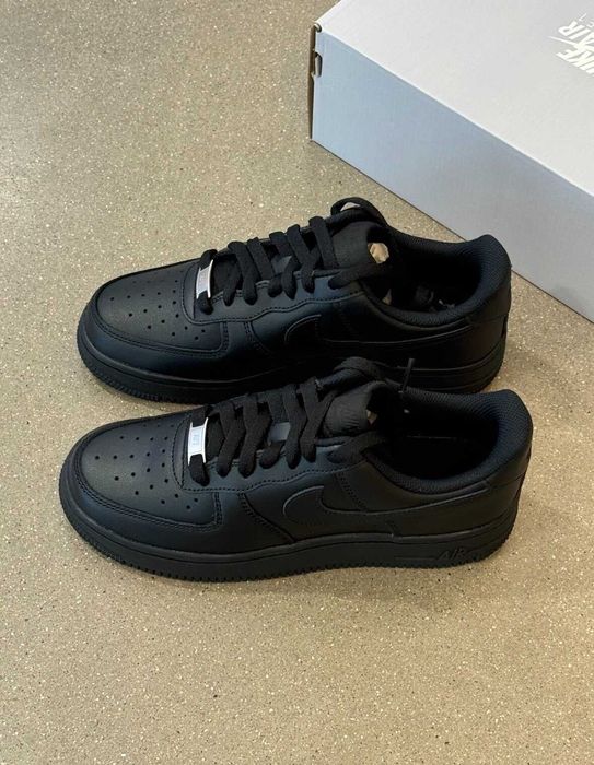 Nike Air Force 1 Czarny 37.5