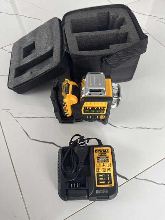 laser liniowy 3-płaszczyznowy DEWALT