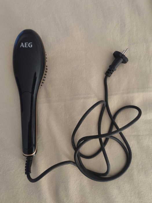 Escova Alisadora de Cabelo AEG - Iónica e Cerâmica