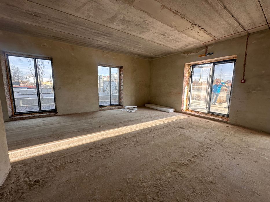 Оренда комерції 60м,ЖК Садова Алея,Пустомити,фасадне,1 поверх,4 вікна